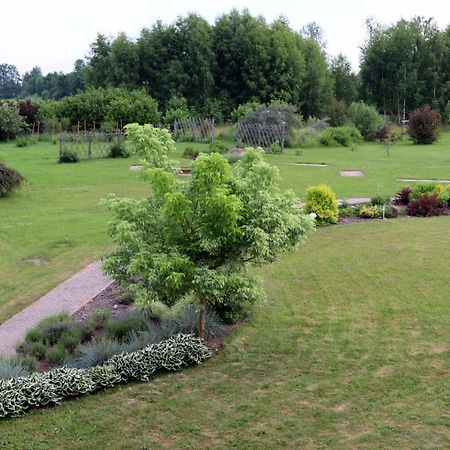 Viesu Nams Zala Sala Hotell Litavniki Exteriör bild