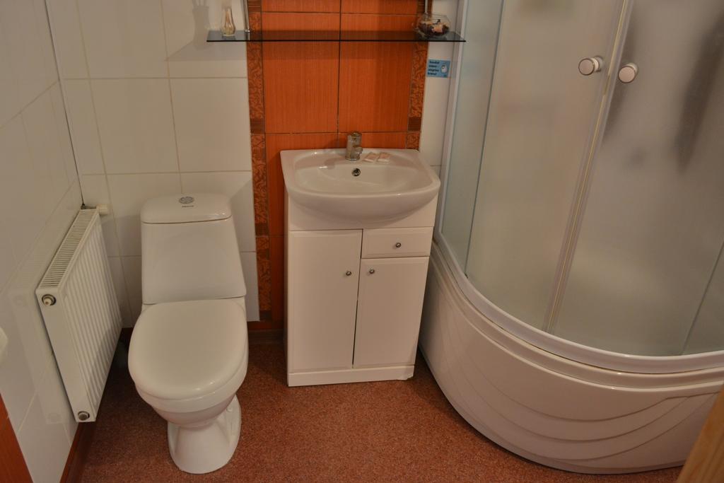 Viesu Nams Zala Sala Hotell Litavniki Exteriör bild