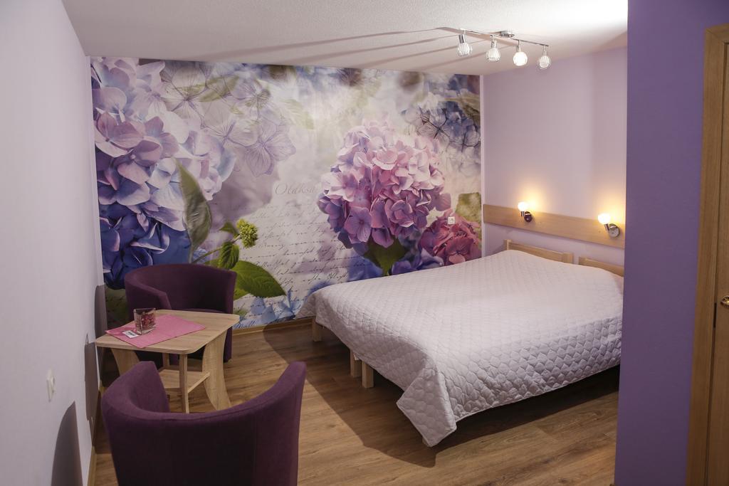 Viesu Nams Zala Sala Hotell Litavniki Exteriör bild